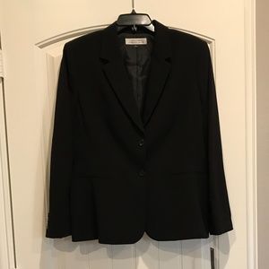 NWT black Tahari classic tailored suit jacket 16
